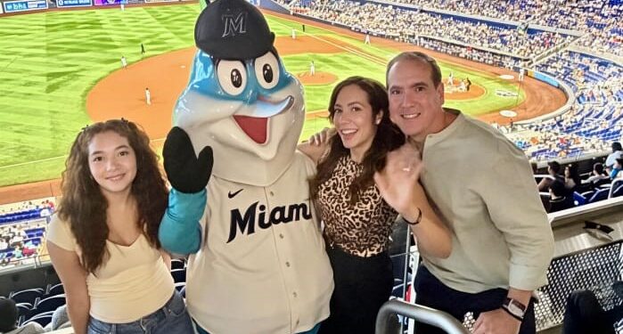 Arajet y MITUR cierran iniciativa de promoción turística dominicana a las Grandes Ligas a través de alianza con Miami Marlins – RC Noticias