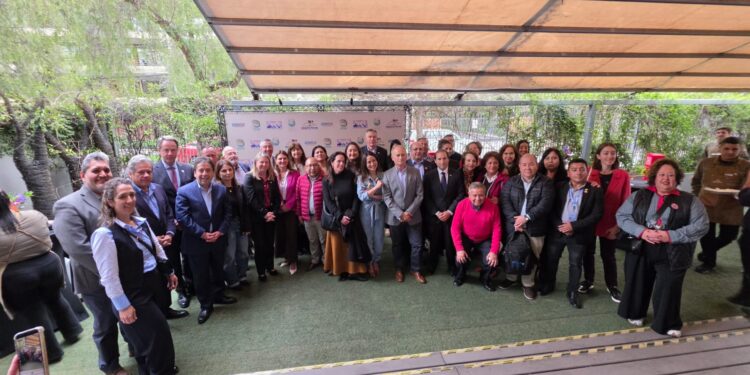 Atacama presenta en Santiago el Desierto Florido 2026 y fortalece promoción turística de la región