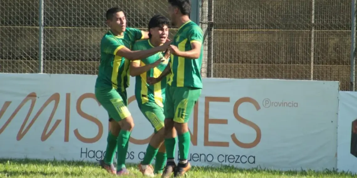 Torneo Regional: Barrio Obrero sorprendió a Crucero y lo eliminó