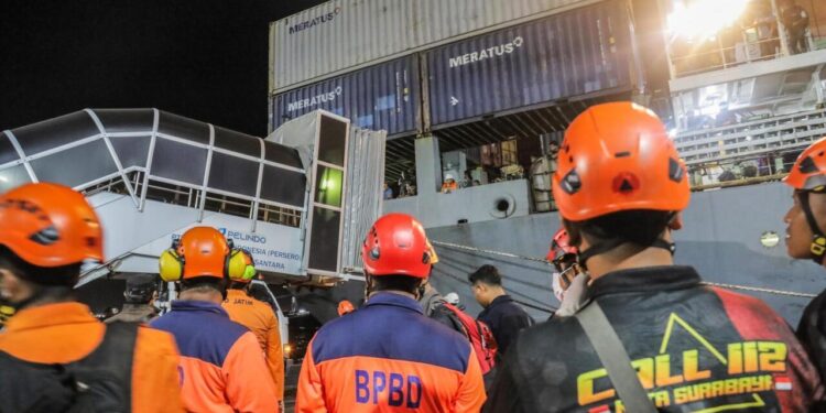 Buscan a más de 100 pasajeros de un buque de Indonesia que estaba reportado como desaparecido