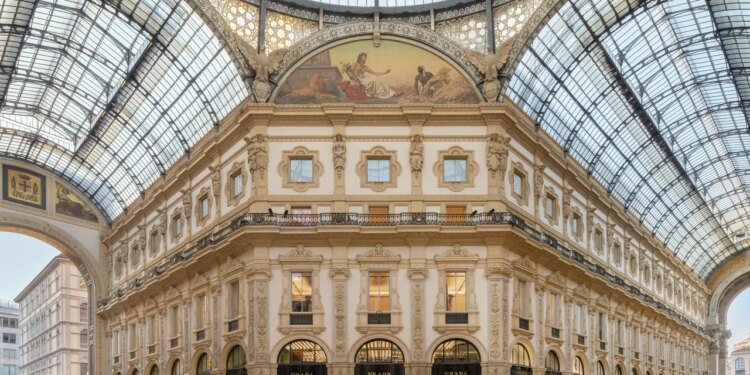 Aquí es donde empezó todo para Prada: Lorenzo Bertelli habla sobre la nueva Prada Galleria