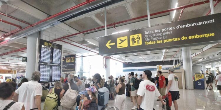 Los agentes de viajes abogan porque los pasajeros lleguen al aeropuerto con la seguridad de tener verificada su condición de residente.