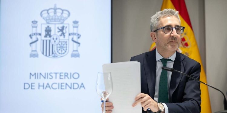 Guerra por los viajes de los ministerios: las agencias impugnan el megacontrato de 605 millones