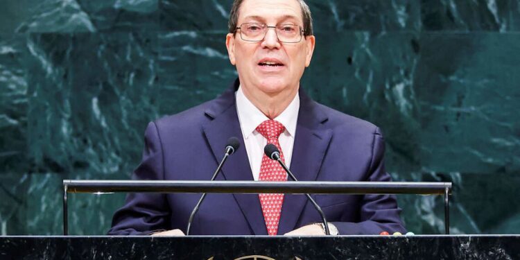 Cuba reacciona a nuevas sanciones de Estados Unidos que restringen viajes a la isla y afianzan restricciones bancarias