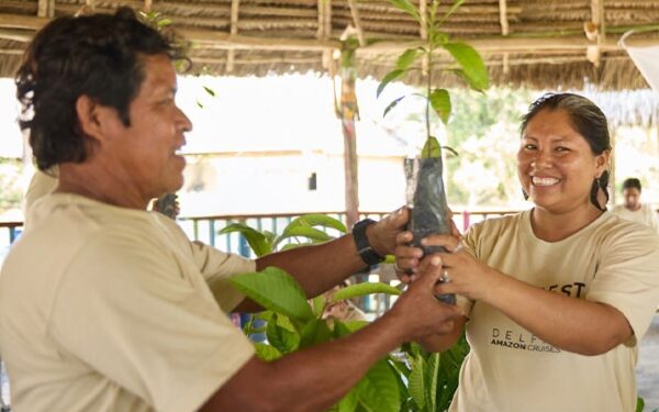 Delfín Amazon Cruises celebra una año de programa BioRest