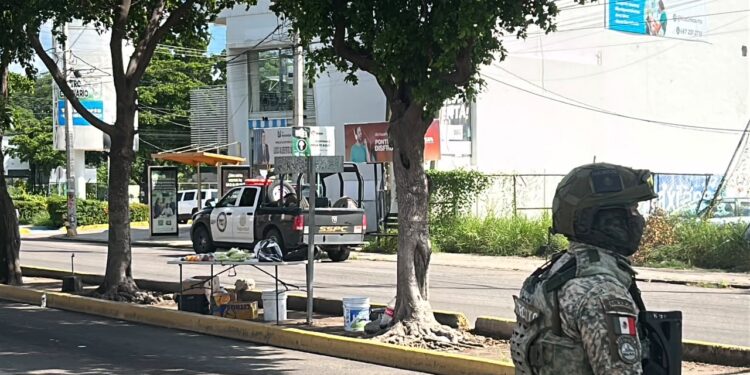 Atacan a balazos a un «limpiavidrios» en un crucero del bulevar Universitarios, en Culiacán