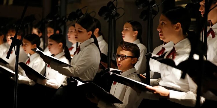 With Help From Benetton, the Teatro alla Scala Chorus Brought Old-World Romance to Vogue World 2026: Milano