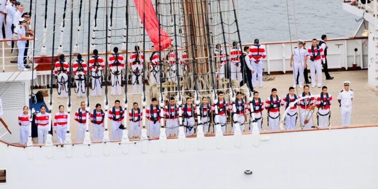 El buque escuela peruano BAP Unión regresa al Callao tras un crucero de instrucción por el continente americano