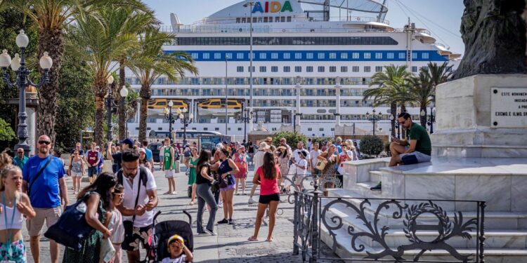 El puerto de Cádiz encara su temporada fuerte de cruceros