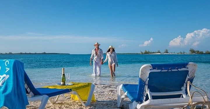Turismo cubano sigue funcionando, asegura presidente de Havanatur
