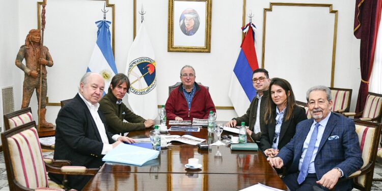 Passalacqua recibió a directivos de Ánima River Cruises, la firma que propone cruceros turísticos por el Paraná