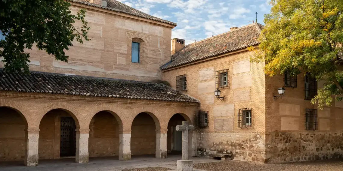 El parador de Castilla-La Mancha que este mes ofrece visitas nocturnas al Siglo de Oro