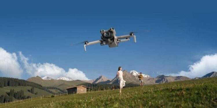 DJI hunde precios y te lo pone fácil para salir a explorar: graba rutas, viajes y deportes extremos con los mejores drones y cámaras de acción