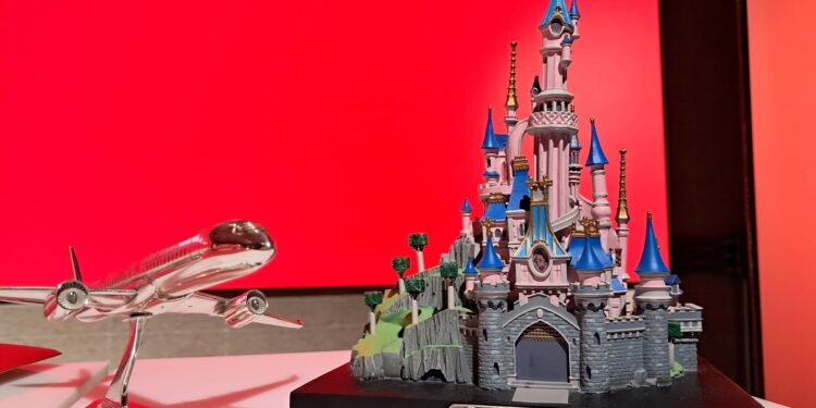 Iberia amplía hasta 2029 su alianza con los Destinos Disney