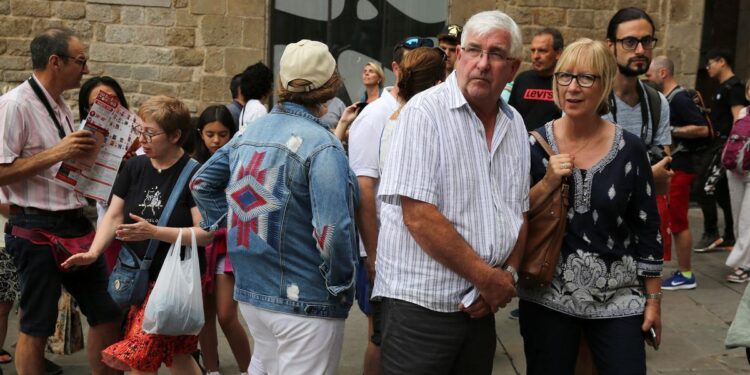 Turistas mayores durante uno de los viajes del Imserso, en una imagen de archivo.