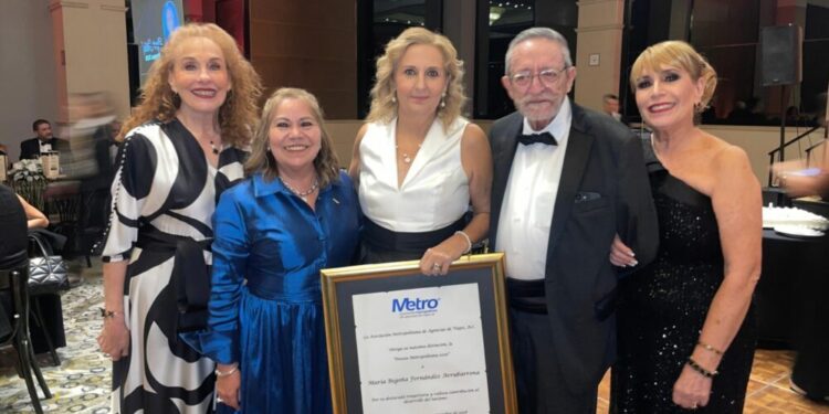 La Metro celebra 33 años de trayectoria y unión en la industria turística — Carta de México