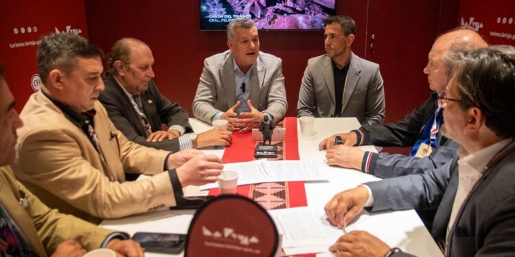 La Provincia acordó con hoteles, gastronómicos y agencias de viajes la promoción y venta turística de la Chaya