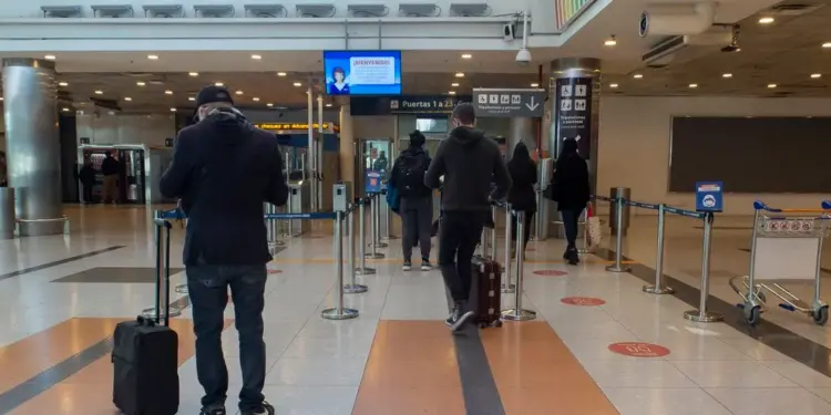 El déficit turístico persiste pese a que menos argentinos viajaron al exterior