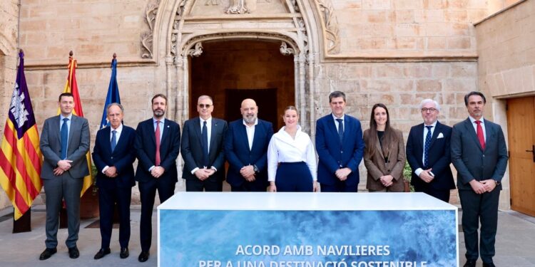 La naviera Celestyal se adhiere al acuerdo de cruceros y ya son 27 las compañías comprometidas con la sostenibilidad del turismo en Palma