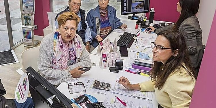La oferta para viajar con el Imserso se abrirá el miércoles para los cántabros