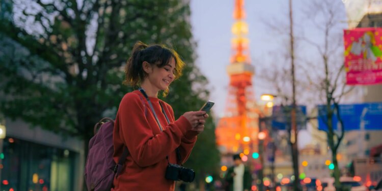 La red social que 'decide' destinos: los jóvenes en España la consultan antes de viajar