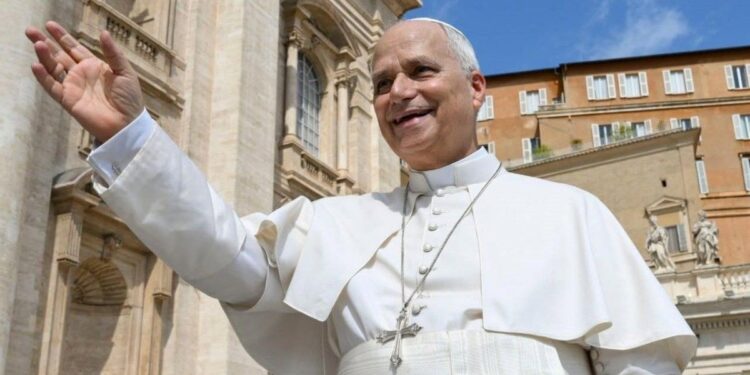 Papa León XIV en Argentina: crecen 20% las búsquedas y ya hay colectivos completos