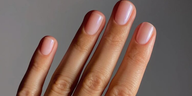 “Foundation Nails” Are No-Makeup Makeup for Your Nails