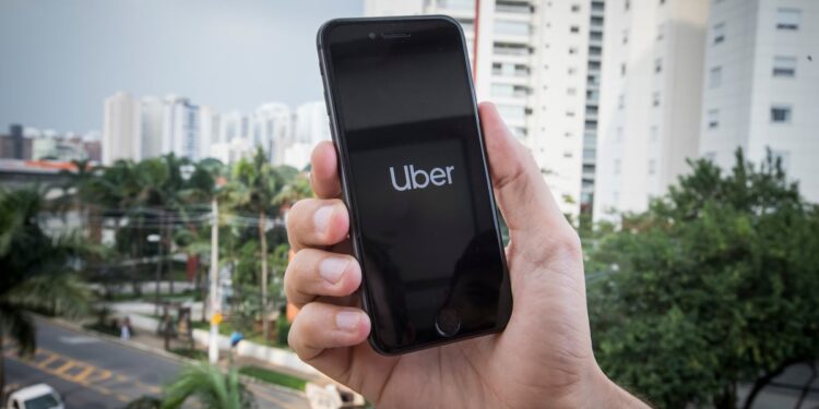 Padres podrán ver por video en vivo los viajes de sus hijos en Uber
