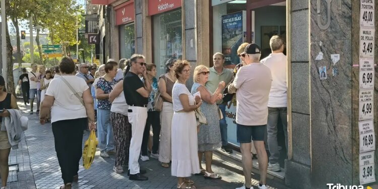 Los mayores salmantinos 'llenan' las agencias para disfrutar de los viajes del Imserso