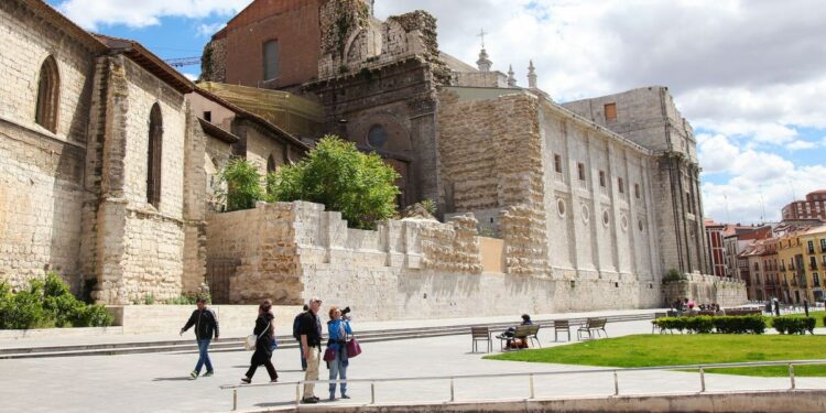 Los mejores destinos para viajar en otoño después de los 65
