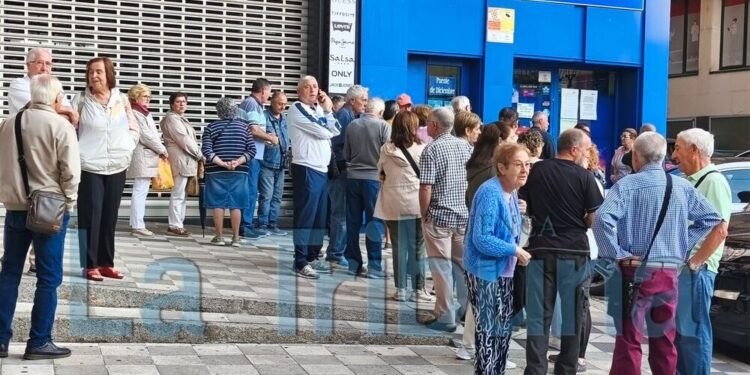 Los mayores 'toman' las agencias para el mejor 'viaje del año'