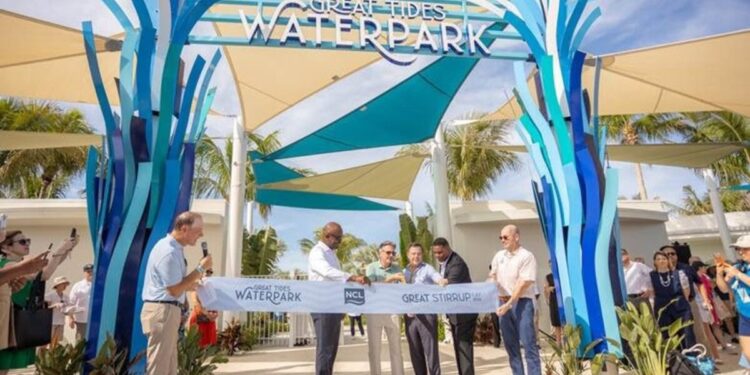 Norwegian Cruise Line inaugura un parque acuático en su isla privada de Bahamas para impulsar sus escalas