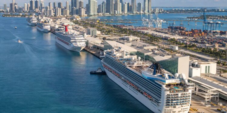 PortMiami supera los 10 millones de cruceristas y rompe su récord antes de cerrar el año fiscal