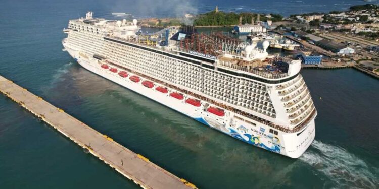 Puerto Plata recibió cuatro cruceros simultáneos con más de 16,700 pasajeros • PDCC