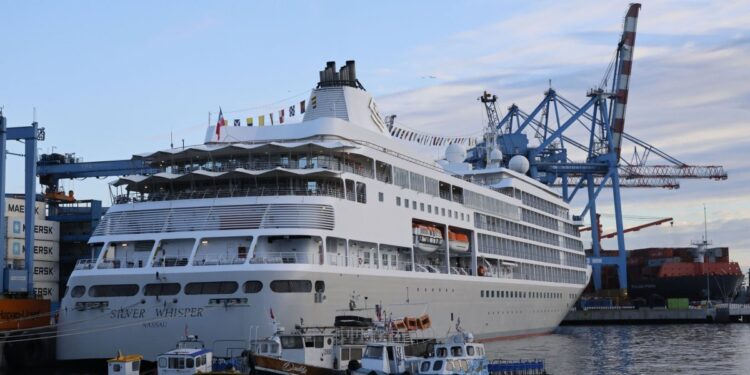 Puerto Valparaíso proyecta alza de 25% en recaladas de cruceros para nueva temporada que abrirá oficialmente el 17 de octubre