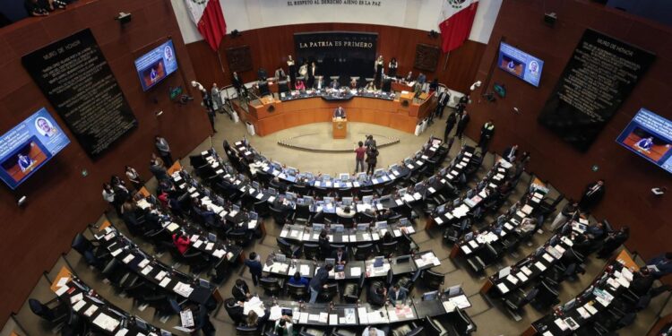 Gastos para viajes de los senadores disminuyen 28%