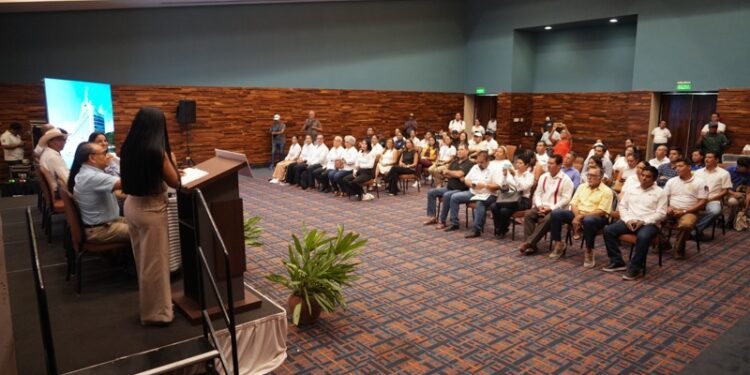 Fortalecen capacitación en Huatulco ante temporada de cruceros 2026