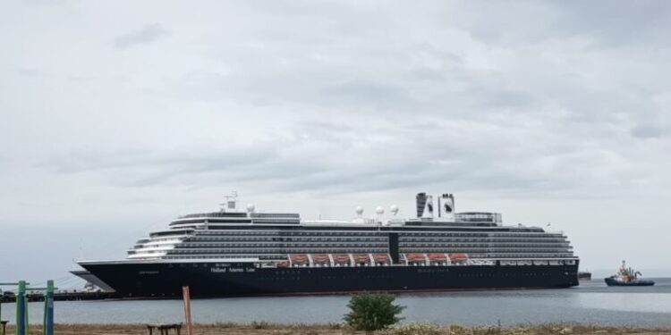 EPA proyecta 158 recaladas y cerca de 70 mil pasajeros para la temporada de cruceros 2026-2027 en Magallanes