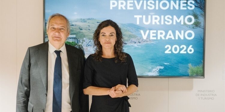 Jordi Hereu avanza que los turistas internacionales gastarán cerca de 64.000 M€ este verano, un 10% más que en 2025