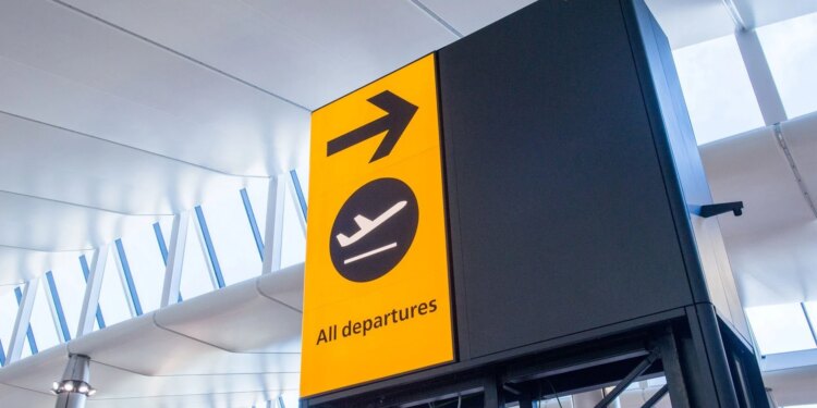 Solo tres personas en el mundo pueden viajar sin pasaporte: quiénes son y por qué