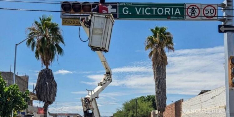 Torreón: moderniza SIMV semáforos en 30 cruceros; instala 49 luces LED