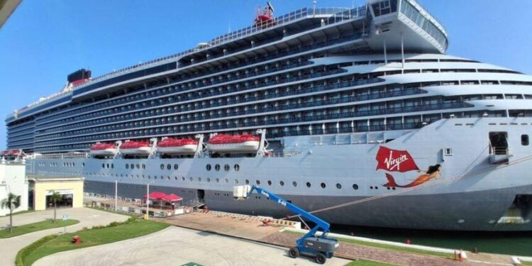 Crucero cancela su ruta por México ante condiciones del Huracán Polo