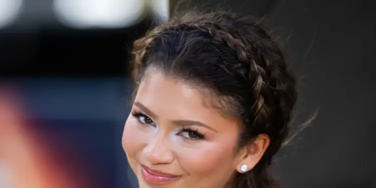 Zendaya Makes a Dramatic Return to the Pixie Cut