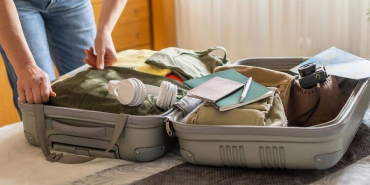 5 objetos fundamentales para viajar este puente de octubre que sueles olvidar en casa