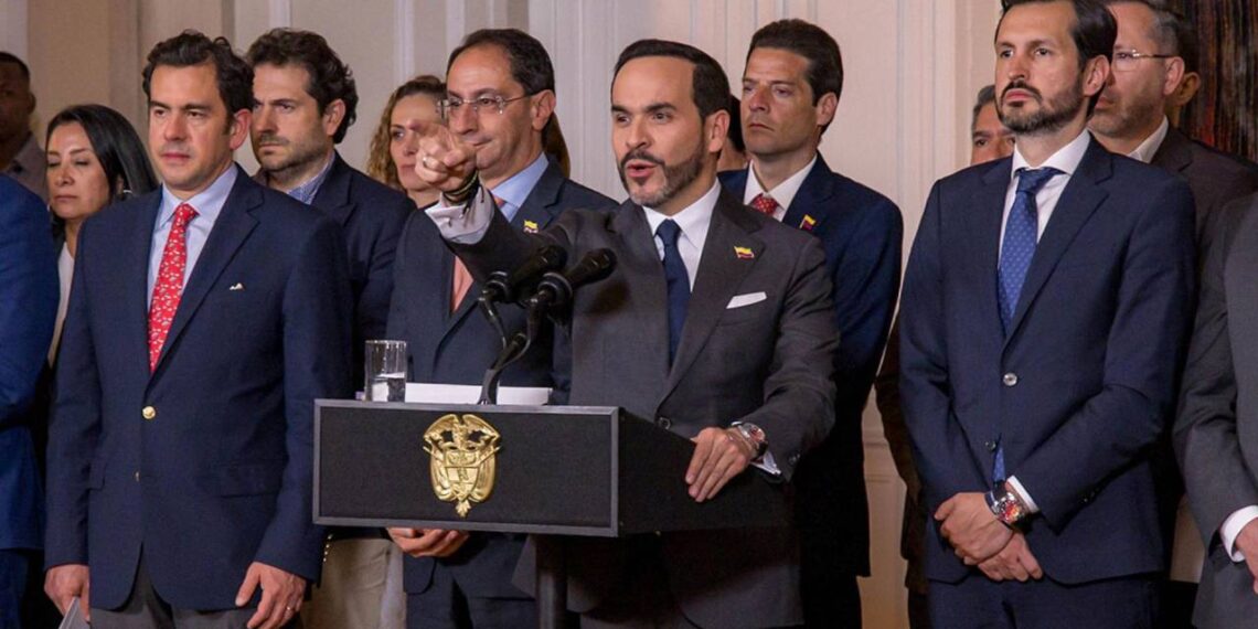 Abelardo endurece la austeridad: viajes al exterior “económicos” y bajo el aval de Presidencia