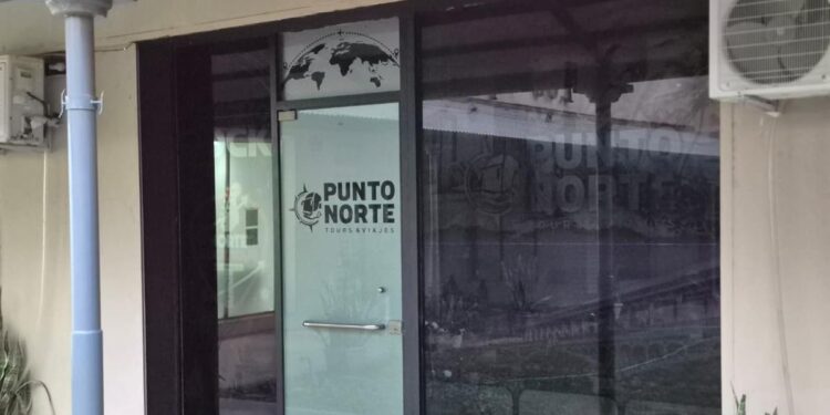 Allanaron la agencia de viajes "Punto Norte" tras las denuncias por estafa