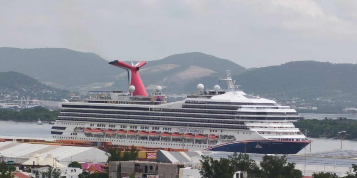 Llega a Mazatlán el crucero Carnival Radiance con más de 4 mil pasajeros y tripulantes a bordo