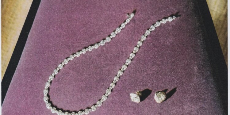 Blue Nile 101: A Guide to Shopping the Label’s Fine Jewelry Collections