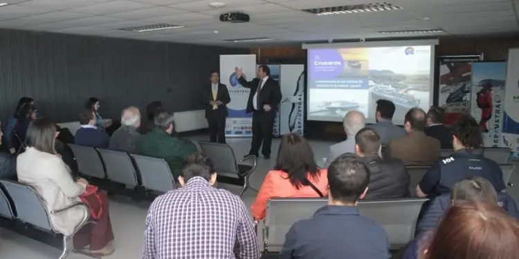 Coordinación pública y privada busca potenciar la experiencia de turistas de cruceros en Punta Arenas