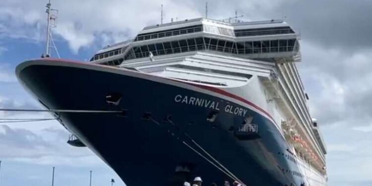 Inició la temporada de cruceros en Puerto Limón